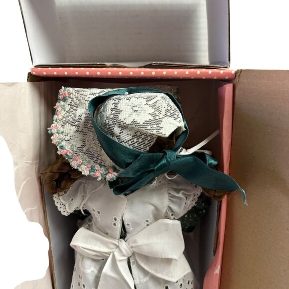 Paradise Galleries Treasury Collection Irish Doll Premier Edition - Picture 9 of 12
